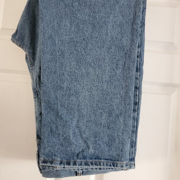 Wrangler Relaxed Fit 46 x 30 - Picture 6 of 9